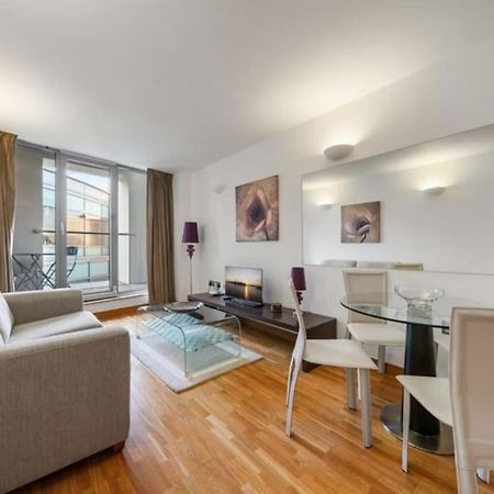 Stylish And Very Central Apartment With Balcony London Eksteriør bilde